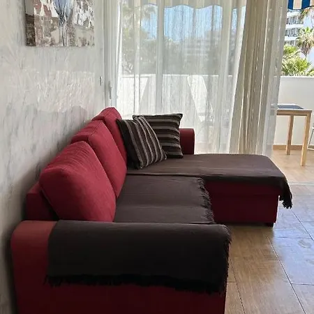 Playa Honda 229 En Playa De Americas